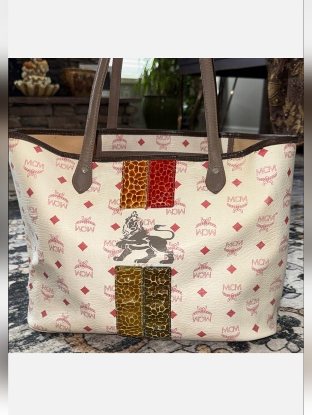 MCM limited edition, princess, Lion White, and Brown Tote Bag EUC